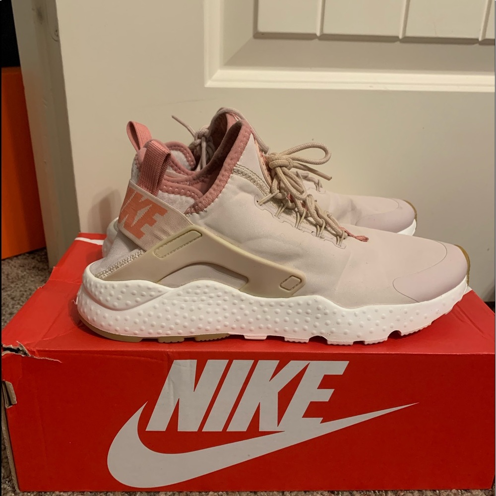 Nike Air Hurache Run Ultra Premium